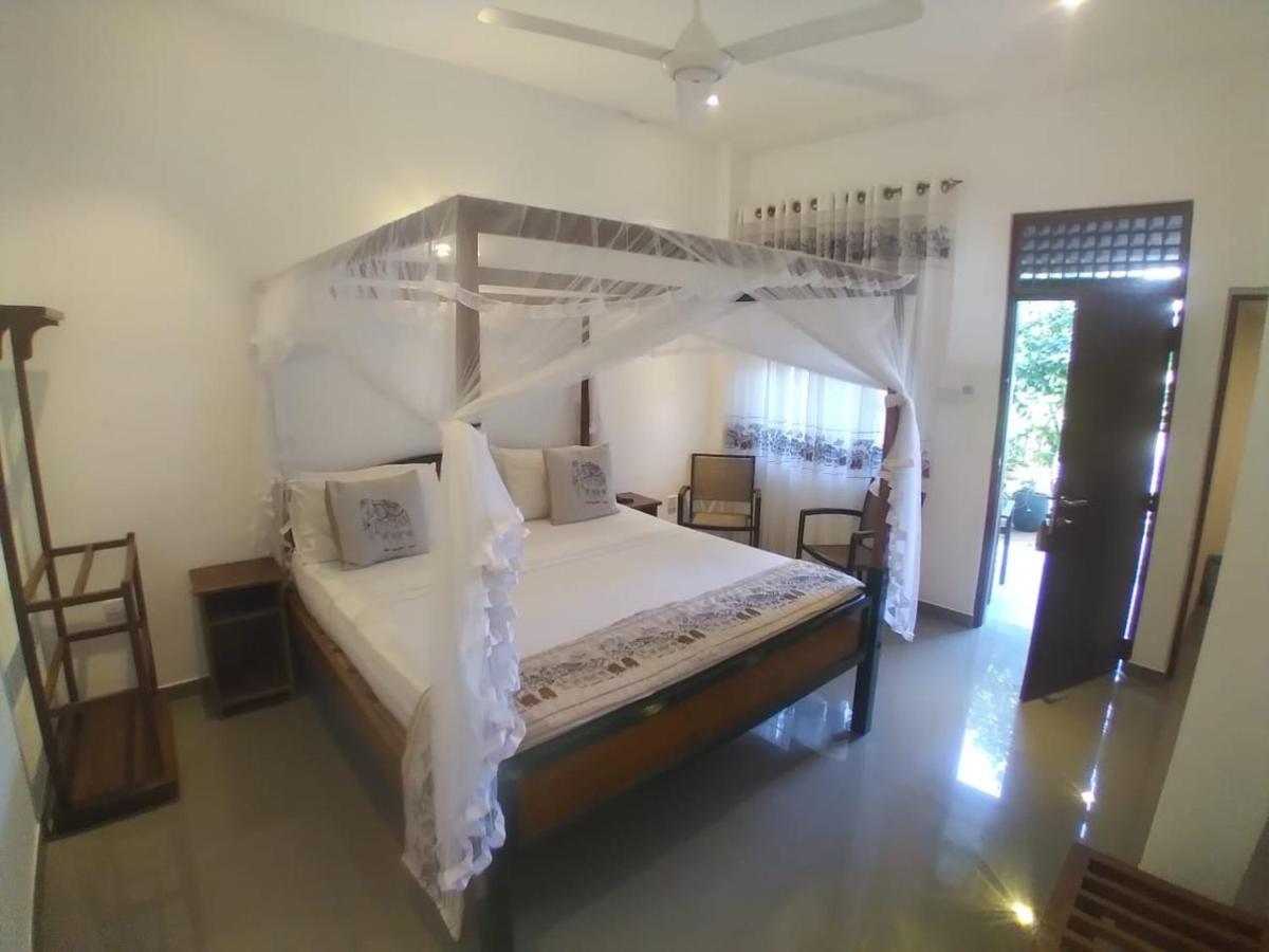 Suriya Arana Bed and Breakfast Negombo Exteriör bild