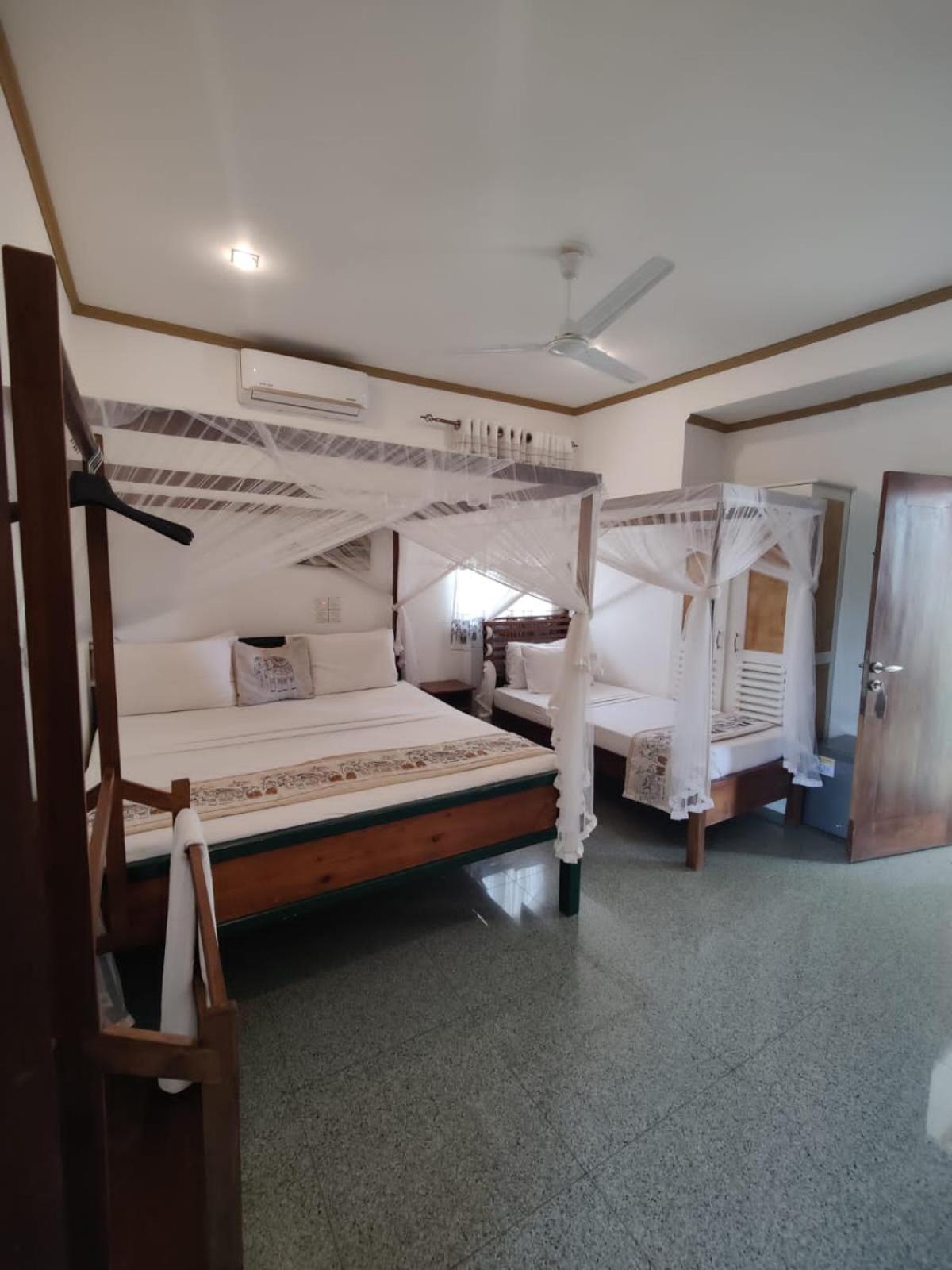 Suriya Arana Bed and Breakfast Negombo Exteriör bild