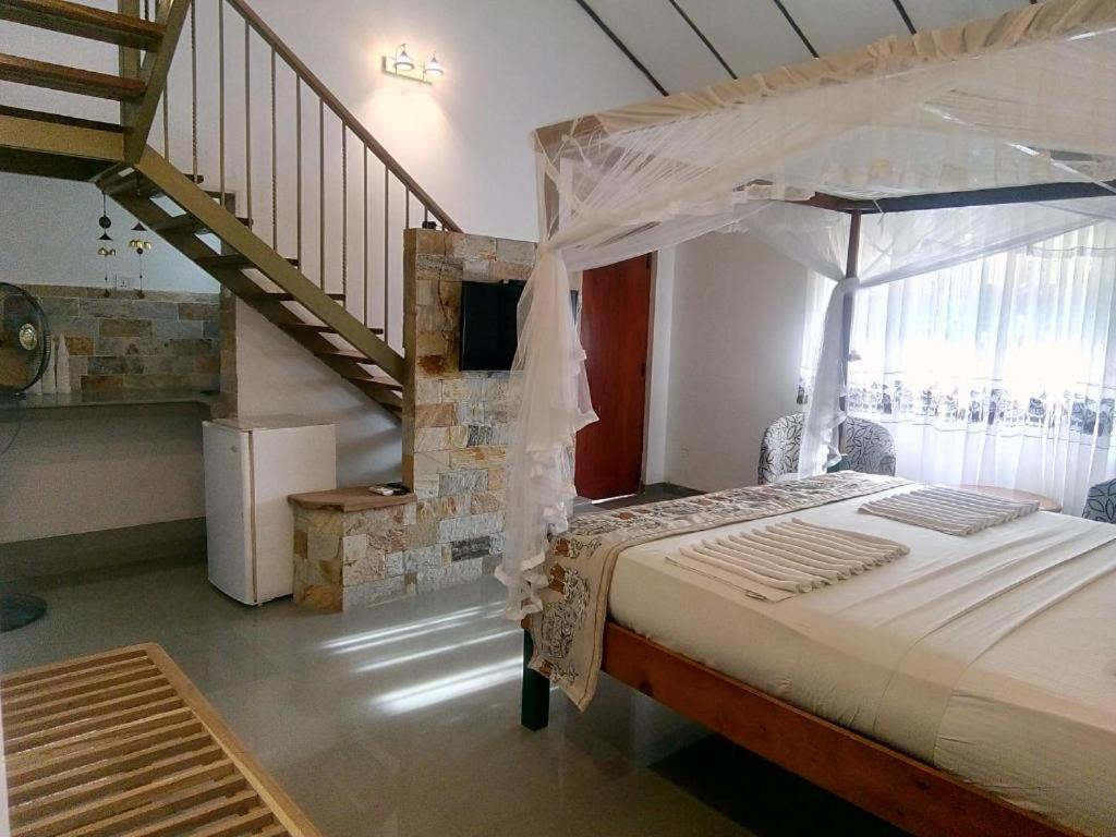 Suriya Arana Bed and Breakfast Negombo Exteriör bild
