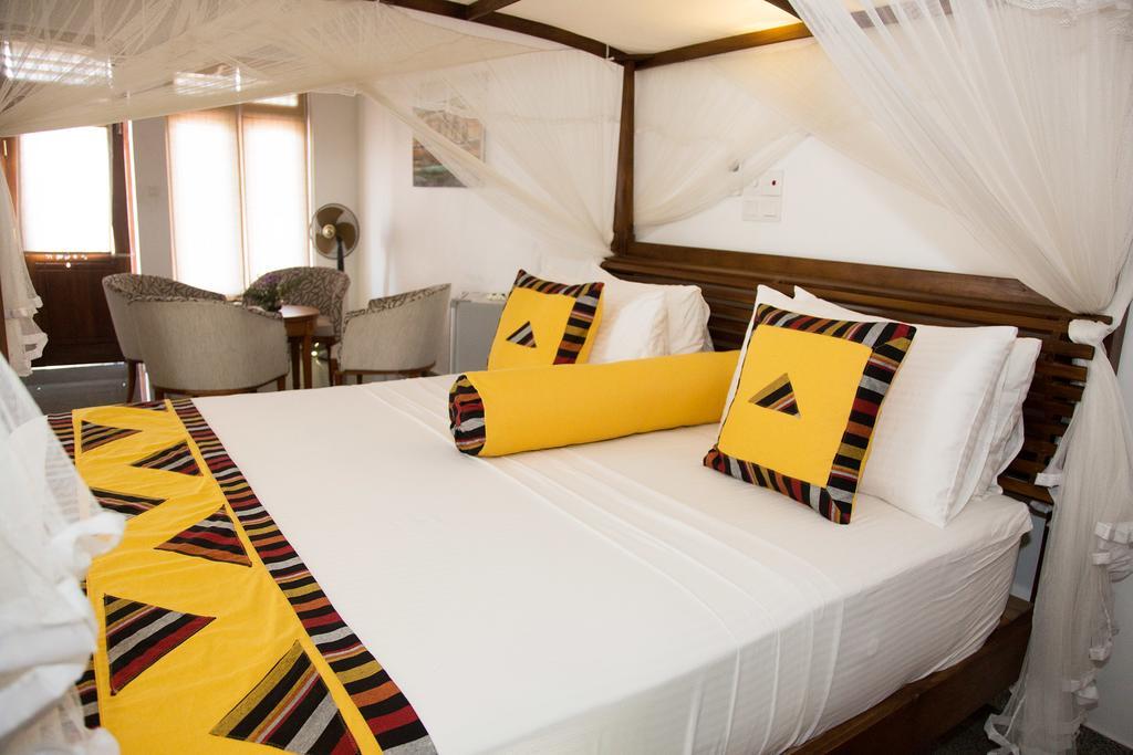 Suriya Arana Bed and Breakfast Negombo Exteriör bild