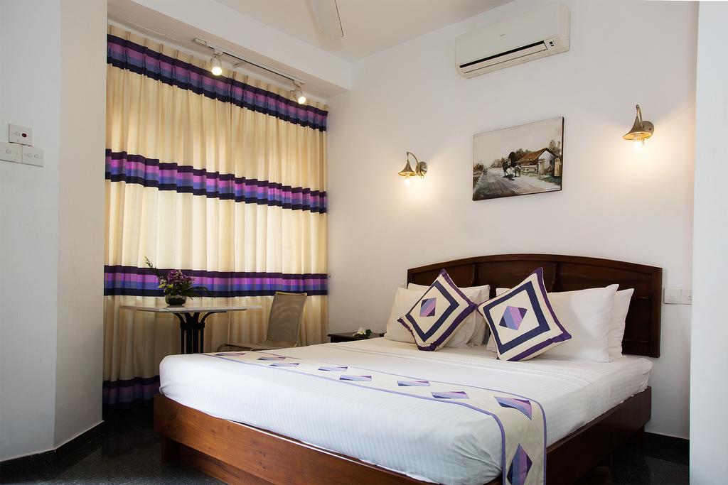 Suriya Arana Bed and Breakfast Negombo Exteriör bild