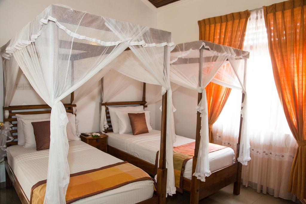 Suriya Arana Bed and Breakfast Negombo Exteriör bild