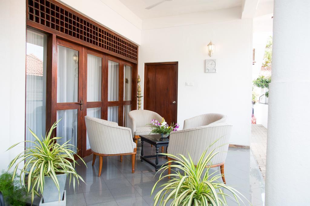 Suriya Arana Bed and Breakfast Negombo Exteriör bild