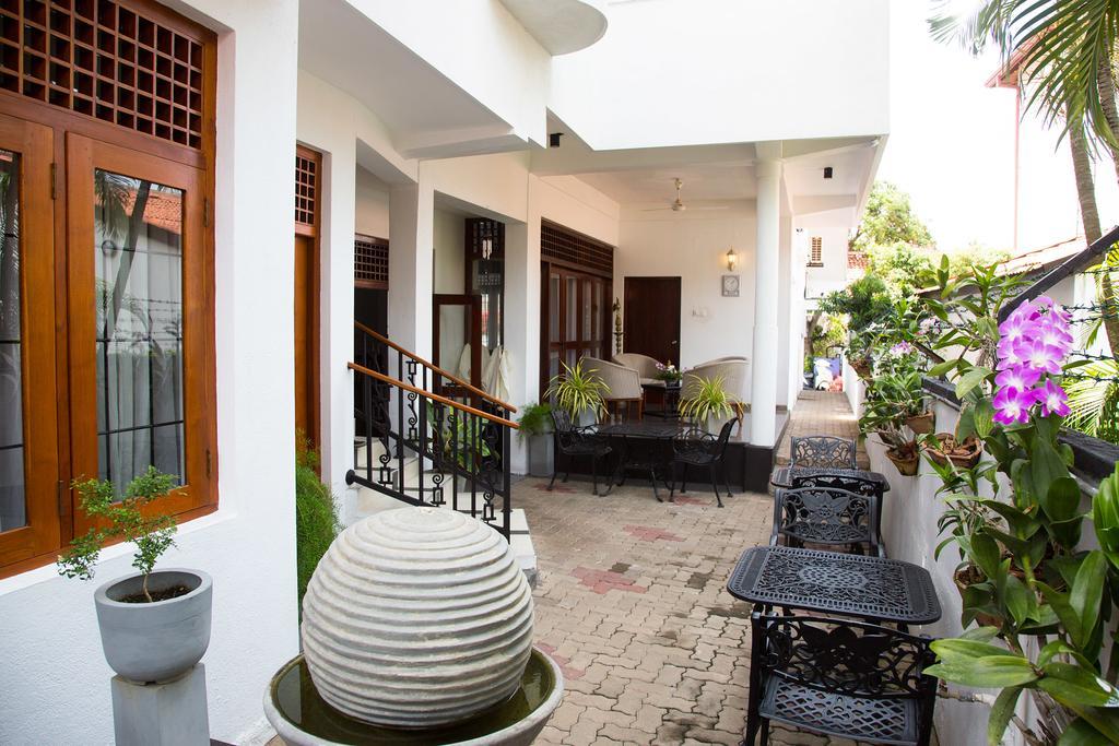 Suriya Arana Bed and Breakfast Negombo Exteriör bild