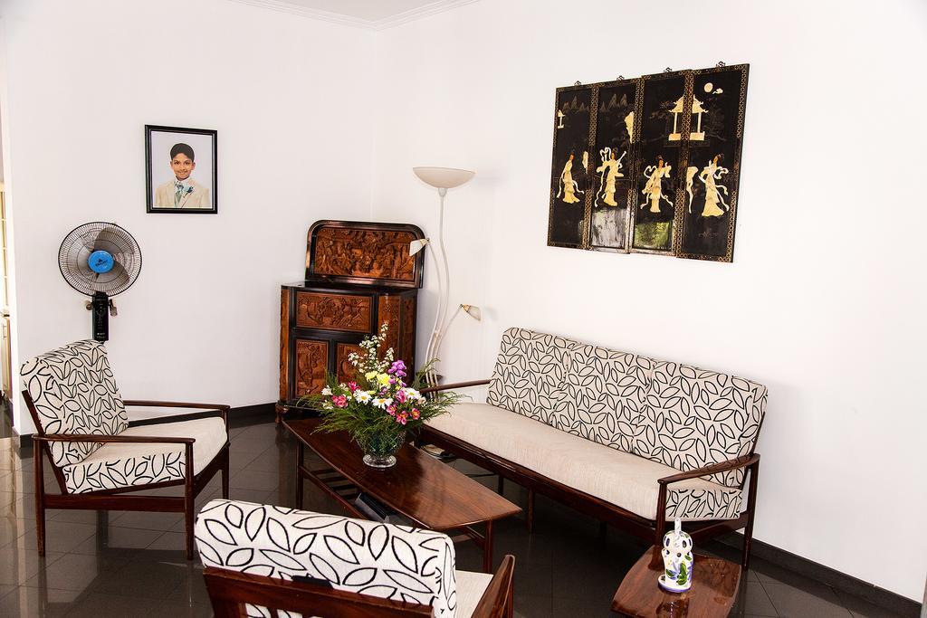 Suriya Arana Bed and Breakfast Negombo Exteriör bild