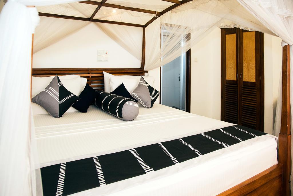Suriya Arana Bed and Breakfast Negombo Exteriör bild