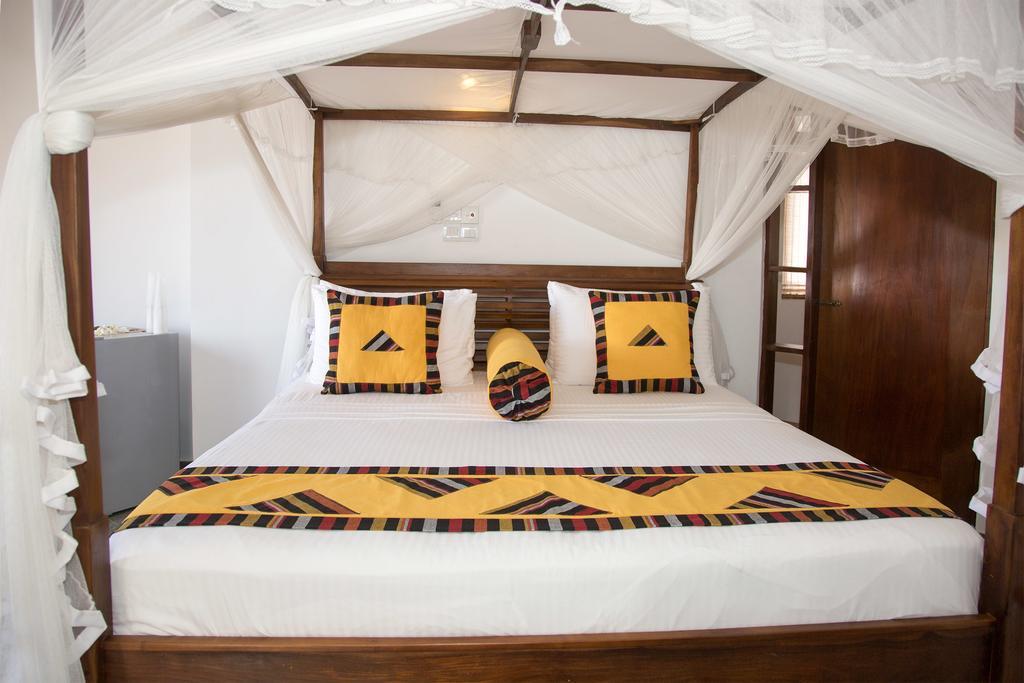 Suriya Arana Bed and Breakfast Negombo Exteriör bild