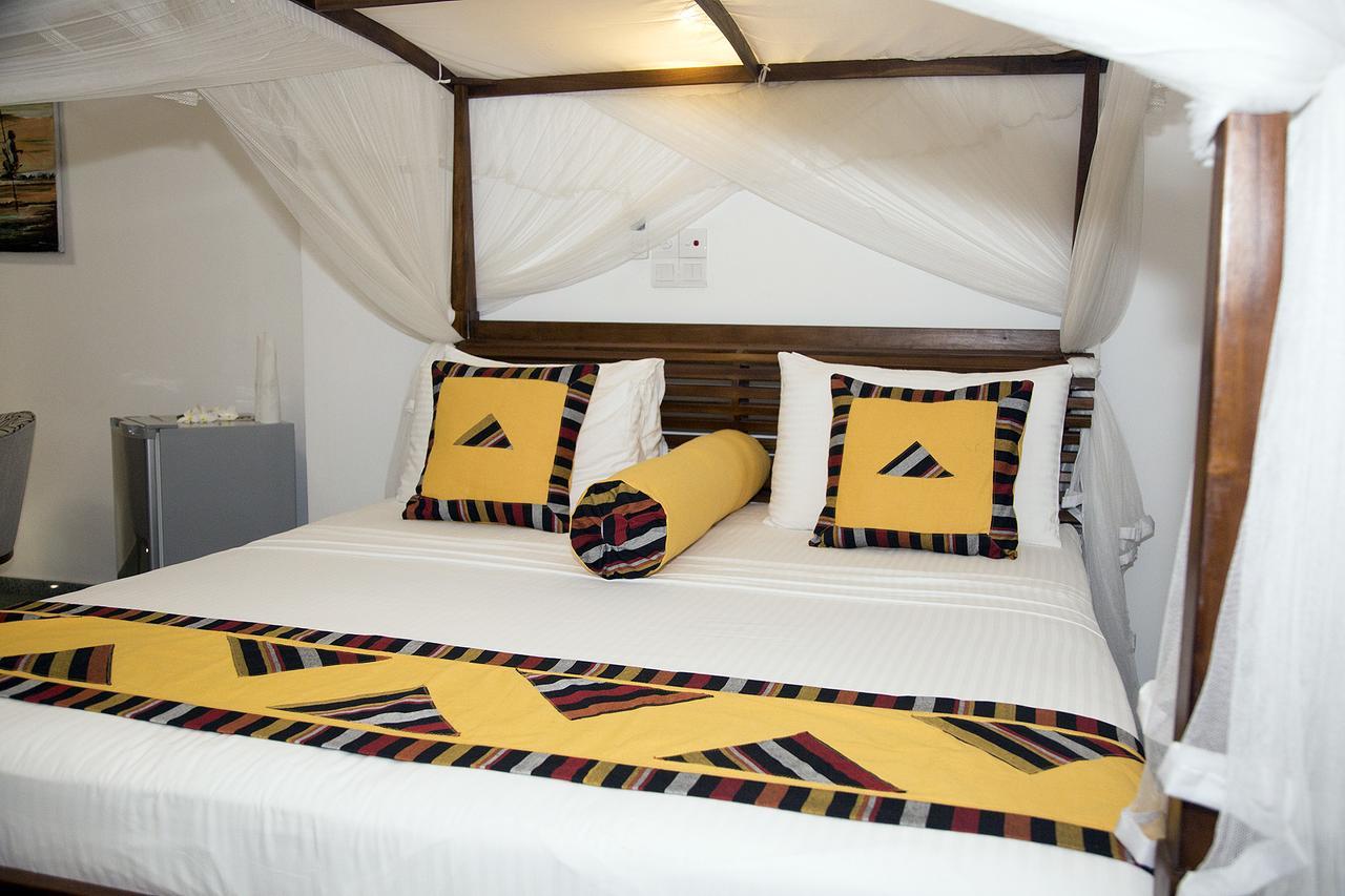 Suriya Arana Bed and Breakfast Negombo Exteriör bild